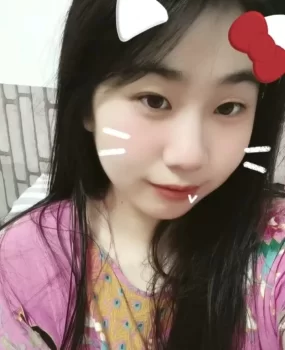 21岁清纯妹子做兼职，粉嫩多水可内射性虐，价格300优惠攒客户。