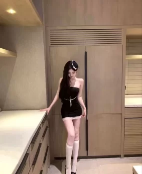 皮肤白皙，身材超好，小姐姐