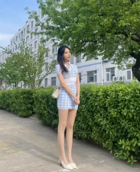 成熟御姐身材匀称玩得一手肉丝袜很销魂