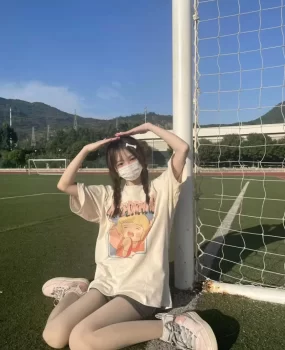 艺术学院肉丝袜骚水妹被上得冒白浆