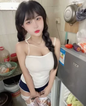 00年学妹下面粉嫩逼紧水多