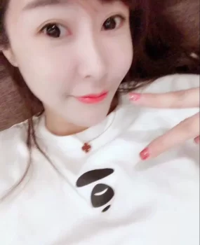 大连身材长相还可以的妞