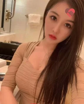 重庆渝北极品大胸妹小穴粉嫩水超多还会喷水