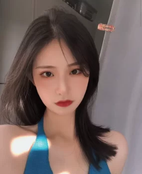 贵阳极品瑜伽老师肤白逼粉口活一级棒射的时候贼快活