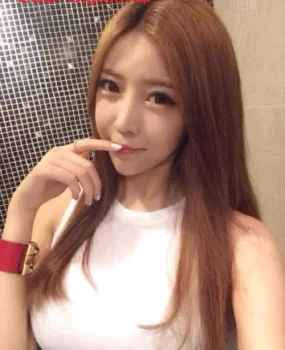 太原极品骚逼，胸大逼紧屁股翘，口活一流