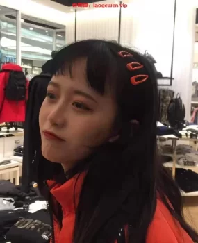 湖北宜昌性感学生妹兼职，艺体生，各种高难度姿势可随意调教